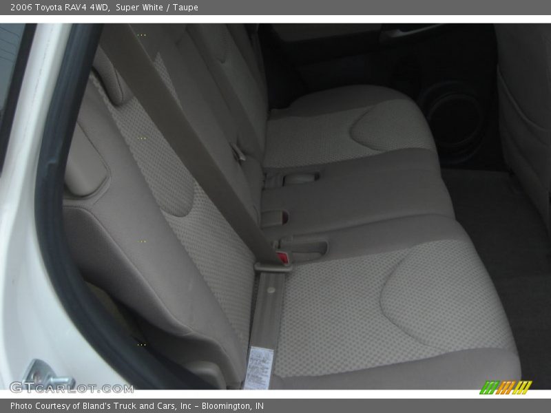 Super White / Taupe 2006 Toyota RAV4 4WD
