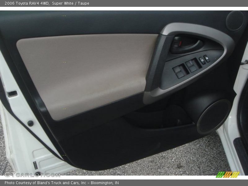 Super White / Taupe 2006 Toyota RAV4 4WD