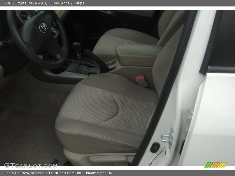 Super White / Taupe 2006 Toyota RAV4 4WD