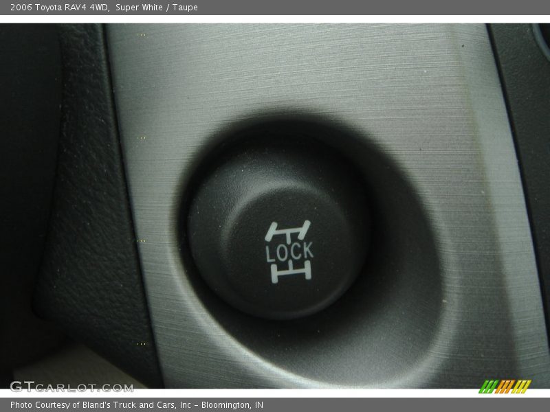Super White / Taupe 2006 Toyota RAV4 4WD