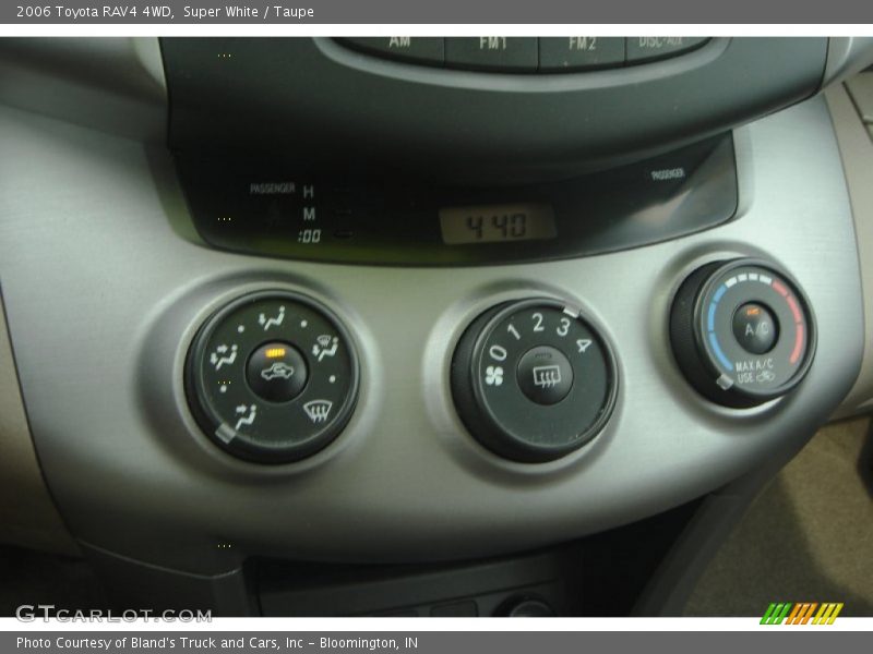 Super White / Taupe 2006 Toyota RAV4 4WD