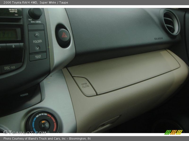 Super White / Taupe 2006 Toyota RAV4 4WD