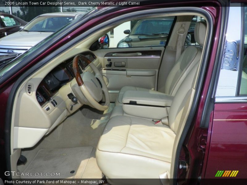 Dark Cherry Metallic / Light Camel 2006 Lincoln Town Car Designer Series