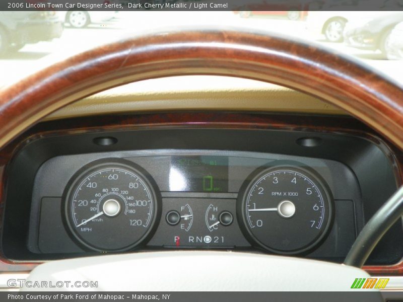 Dark Cherry Metallic / Light Camel 2006 Lincoln Town Car Designer Series