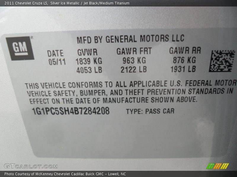 Silver Ice Metallic / Jet Black/Medium Titanium 2011 Chevrolet Cruze LS