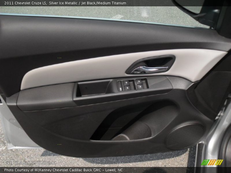 Silver Ice Metallic / Jet Black/Medium Titanium 2011 Chevrolet Cruze LS