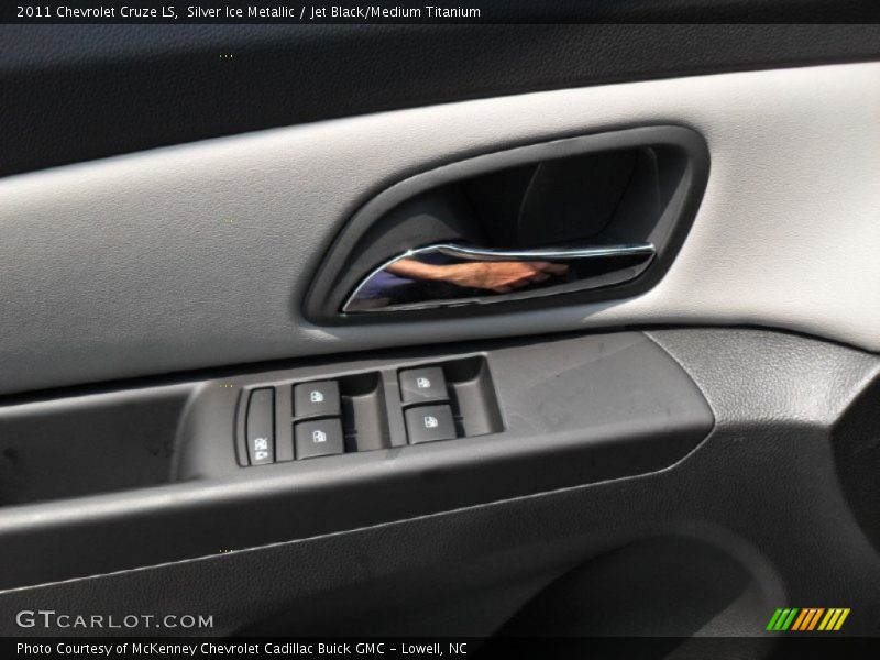 Silver Ice Metallic / Jet Black/Medium Titanium 2011 Chevrolet Cruze LS