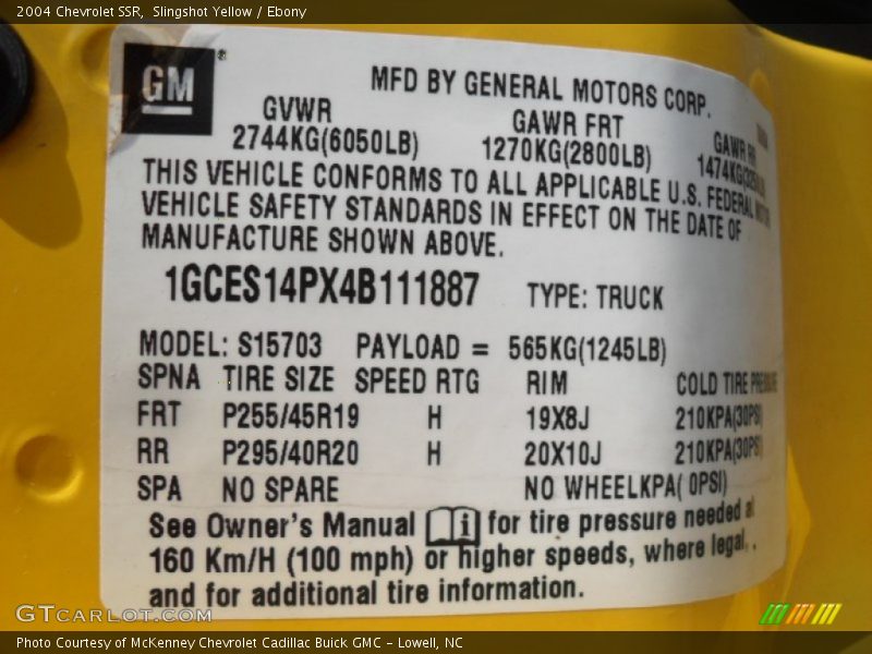Slingshot Yellow / Ebony 2004 Chevrolet SSR