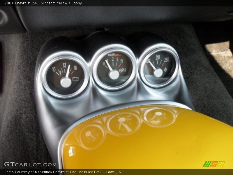Slingshot Yellow / Ebony 2004 Chevrolet SSR