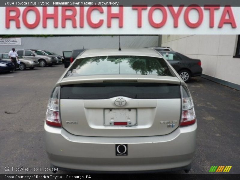 Millenium Silver Metallic / Brown/Ivory 2004 Toyota Prius Hybrid