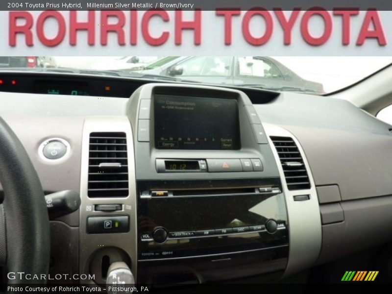 Millenium Silver Metallic / Brown/Ivory 2004 Toyota Prius Hybrid