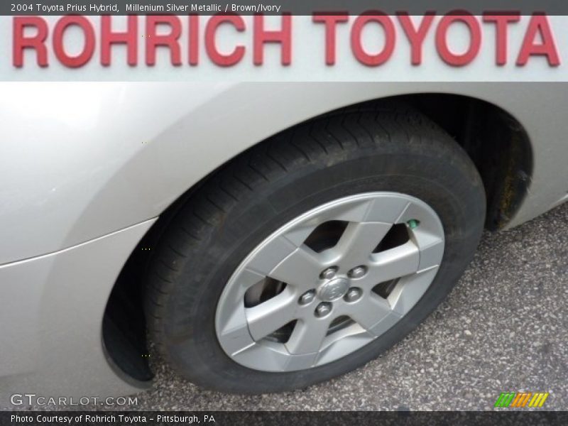 Millenium Silver Metallic / Brown/Ivory 2004 Toyota Prius Hybrid