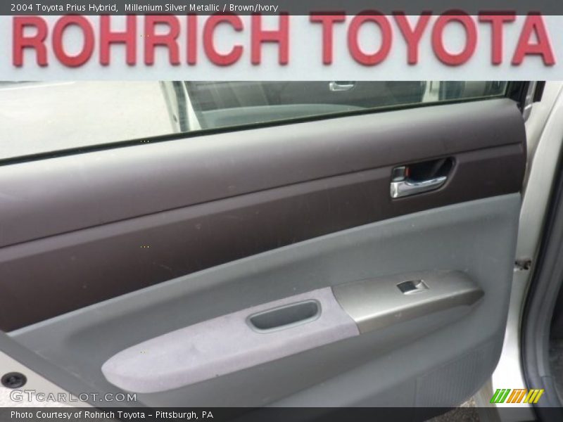 Millenium Silver Metallic / Brown/Ivory 2004 Toyota Prius Hybrid