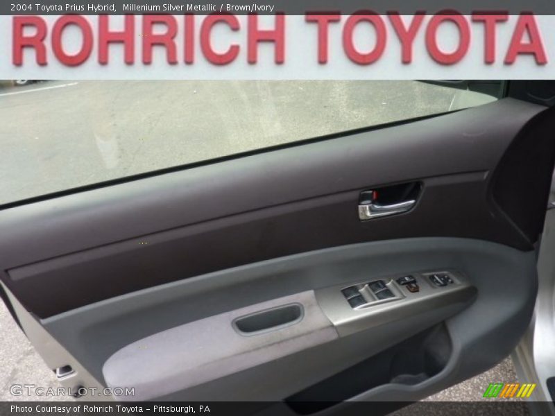 Millenium Silver Metallic / Brown/Ivory 2004 Toyota Prius Hybrid