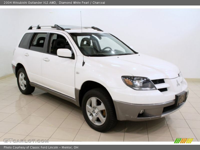 Diamond White Pearl / Charcoal 2004 Mitsubishi Outlander XLS AWD