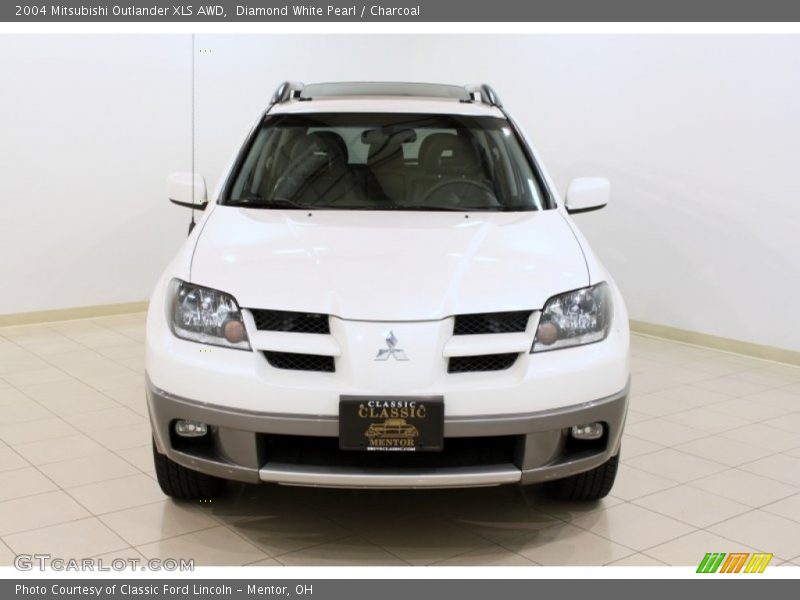 Diamond White Pearl / Charcoal 2004 Mitsubishi Outlander XLS AWD