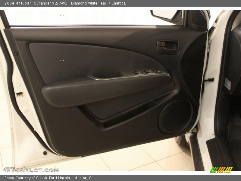 Door Panel of 2004 Outlander XLS AWD