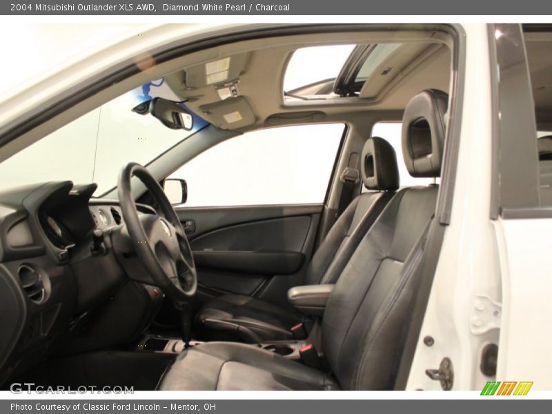 Diamond White Pearl / Charcoal 2004 Mitsubishi Outlander XLS AWD