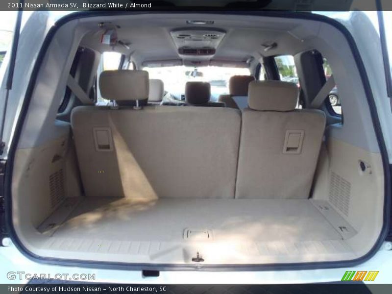 Blizzard White / Almond 2011 Nissan Armada SV