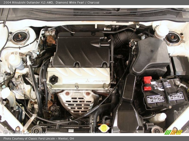 Diamond White Pearl / Charcoal 2004 Mitsubishi Outlander XLS AWD