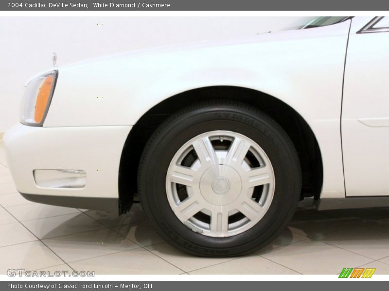 White Diamond / Cashmere 2004 Cadillac DeVille Sedan