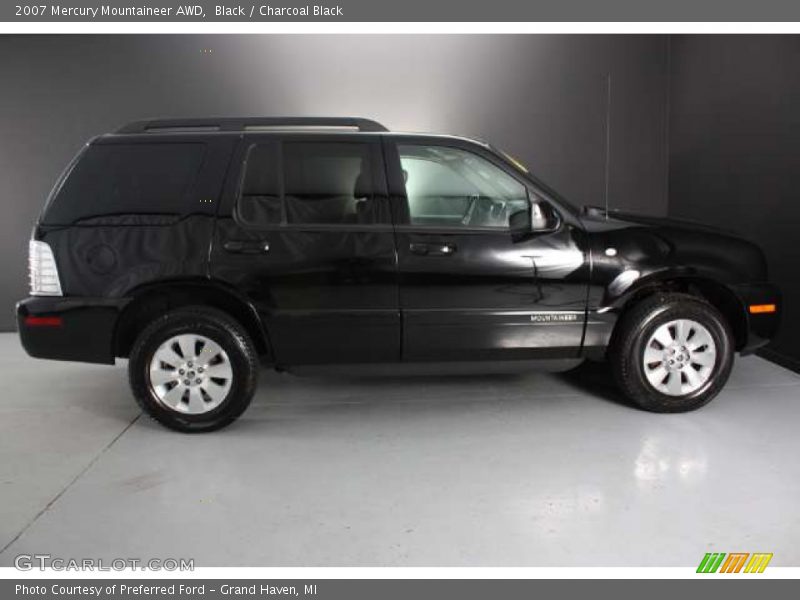Black / Charcoal Black 2007 Mercury Mountaineer AWD