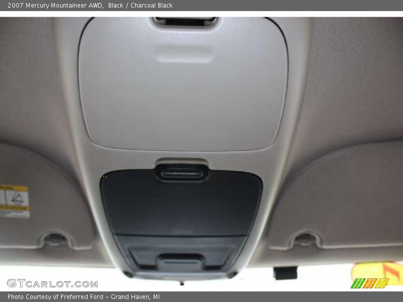 Black / Charcoal Black 2007 Mercury Mountaineer AWD
