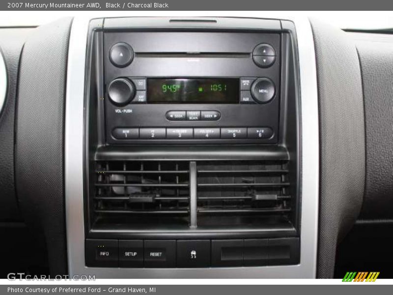 Black / Charcoal Black 2007 Mercury Mountaineer AWD