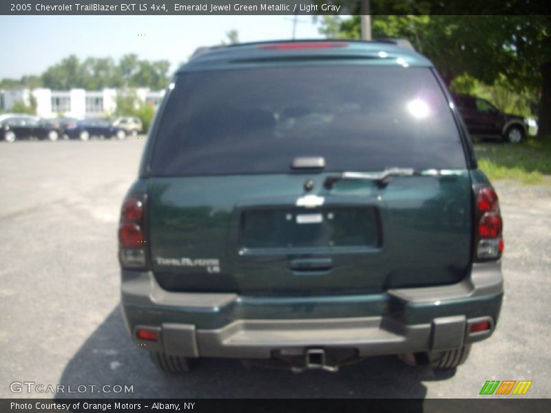 Emerald Jewel Green Metallic / Light Gray 2005 Chevrolet TrailBlazer EXT LS 4x4