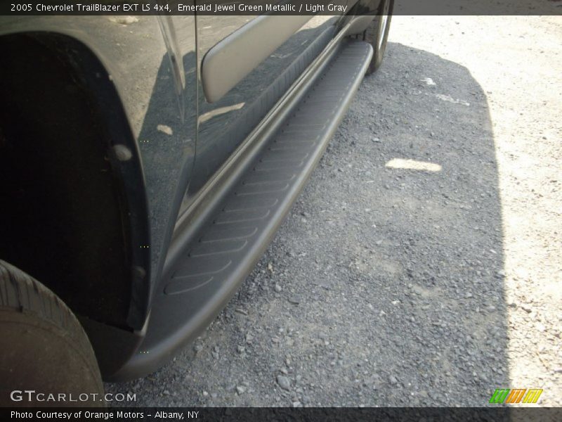 Emerald Jewel Green Metallic / Light Gray 2005 Chevrolet TrailBlazer EXT LS 4x4