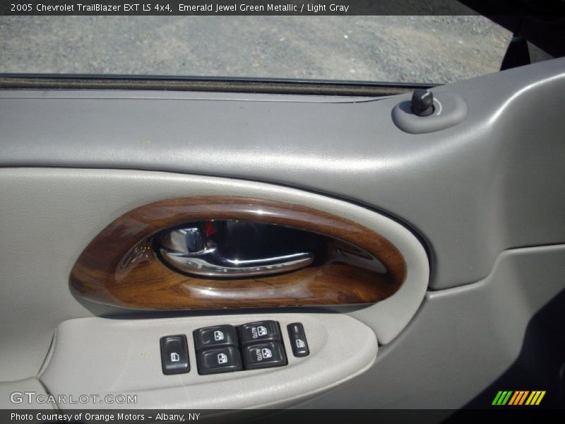 Emerald Jewel Green Metallic / Light Gray 2005 Chevrolet TrailBlazer EXT LS 4x4