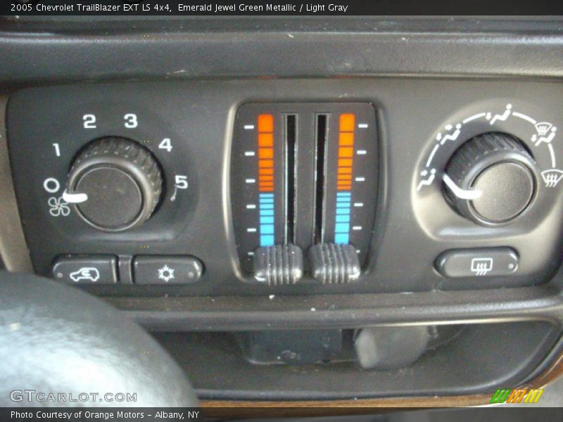 Emerald Jewel Green Metallic / Light Gray 2005 Chevrolet TrailBlazer EXT LS 4x4