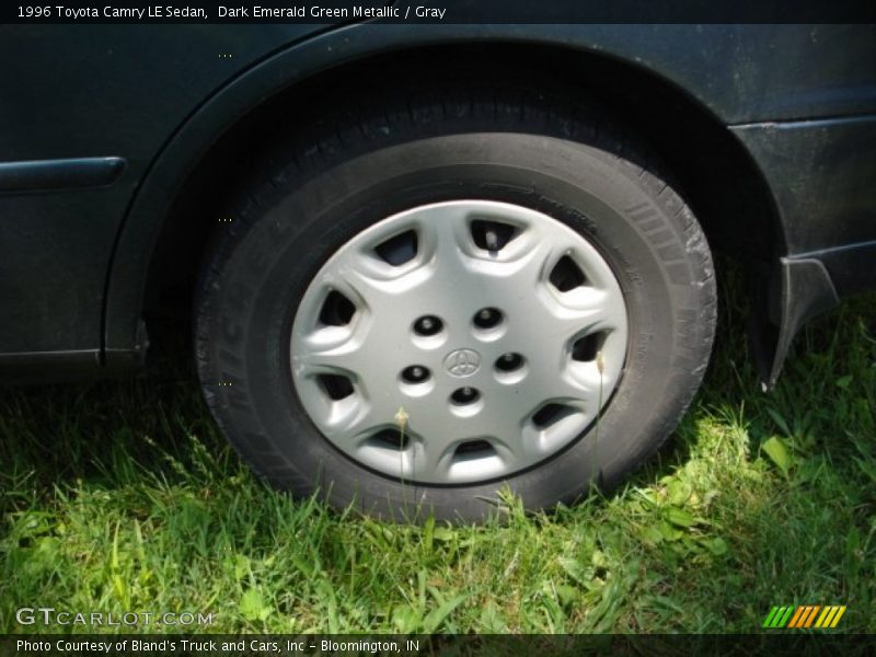 Dark Emerald Green Metallic / Gray 1996 Toyota Camry LE Sedan