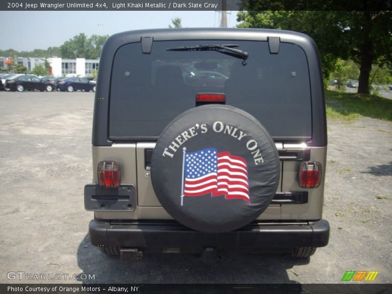 Light Khaki Metallic / Dark Slate Gray 2004 Jeep Wrangler Unlimited 4x4