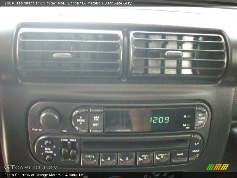 Light Khaki Metallic / Dark Slate Gray 2004 Jeep Wrangler Unlimited 4x4