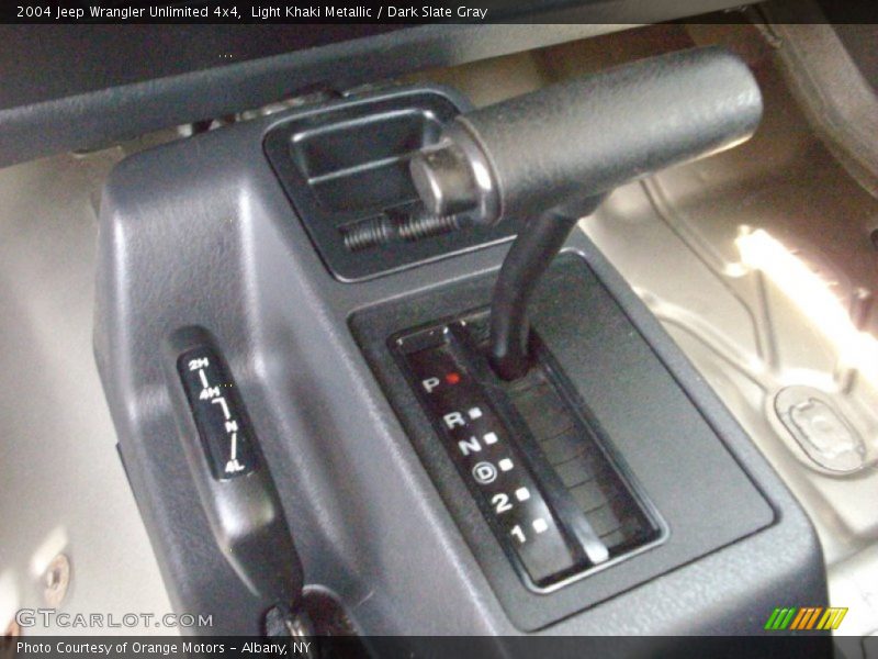 Light Khaki Metallic / Dark Slate Gray 2004 Jeep Wrangler Unlimited 4x4