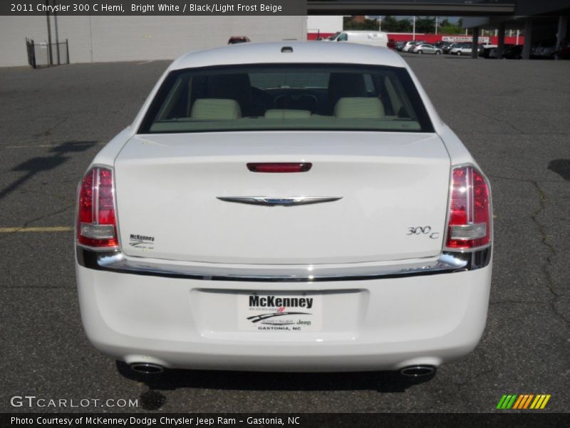 Bright White / Black/Light Frost Beige 2011 Chrysler 300 C Hemi