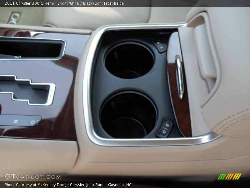 Bright White / Black/Light Frost Beige 2011 Chrysler 300 C Hemi