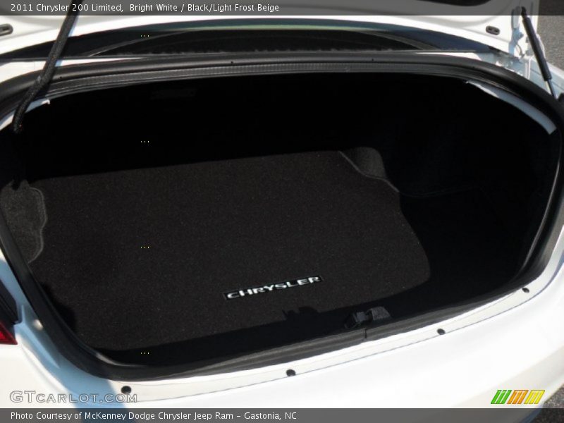Bright White / Black/Light Frost Beige 2011 Chrysler 200 Limited