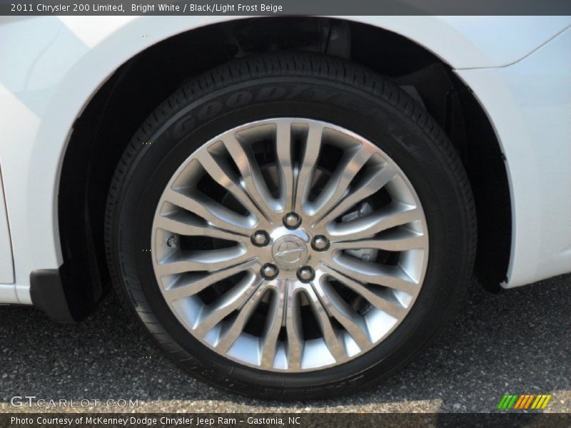 Bright White / Black/Light Frost Beige 2011 Chrysler 200 Limited
