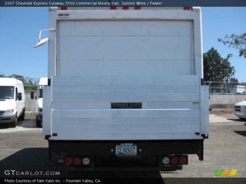 Summit White / Pewter 2007 Chevrolet Express Cutaway 3500 Commercial Moving Van