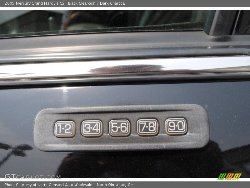 Black Clearcoat / Dark Charcoal 2005 Mercury Grand Marquis GS