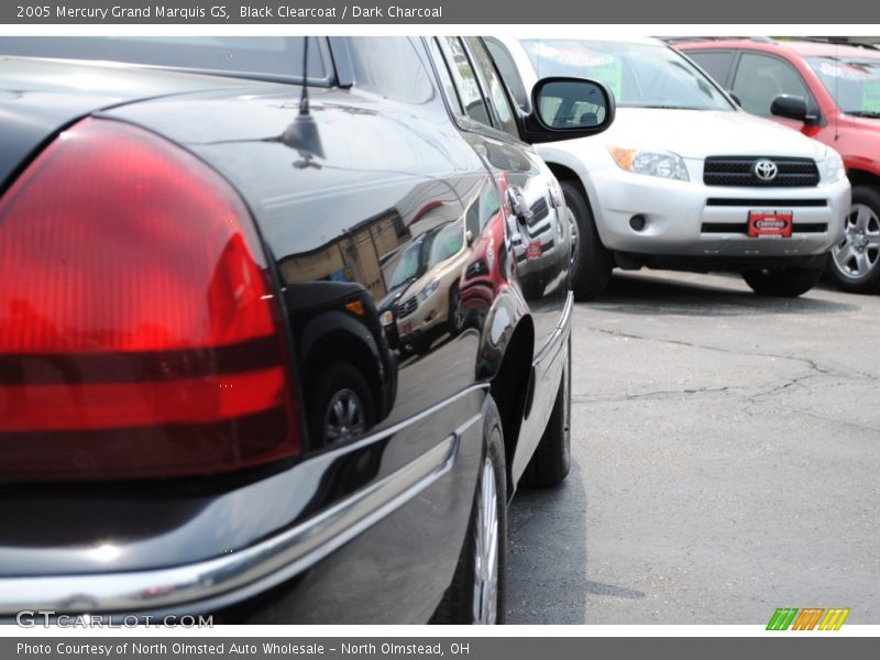 Black Clearcoat / Dark Charcoal 2005 Mercury Grand Marquis GS