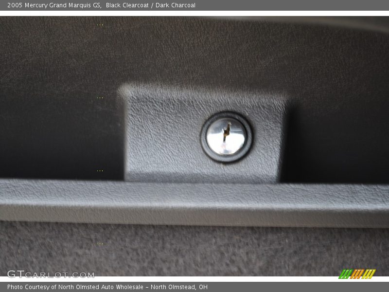 Black Clearcoat / Dark Charcoal 2005 Mercury Grand Marquis GS