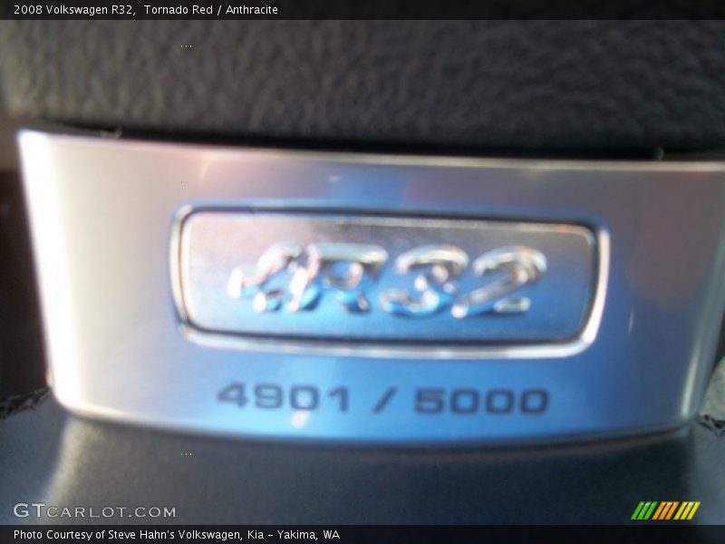Tornado Red / Anthracite 2008 Volkswagen R32