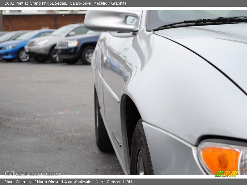 Galaxy Silver Metallic / Graphite 2002 Pontiac Grand Prix SE Sedan