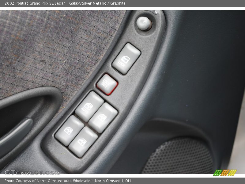Galaxy Silver Metallic / Graphite 2002 Pontiac Grand Prix SE Sedan