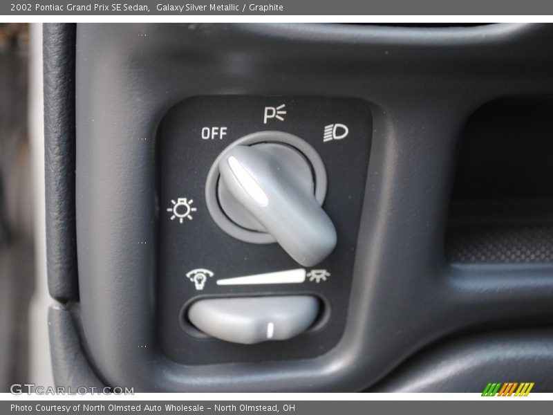 Galaxy Silver Metallic / Graphite 2002 Pontiac Grand Prix SE Sedan