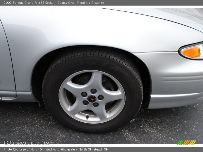  2002 Grand Prix SE Sedan Wheel