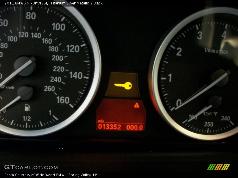 Titanium Silver Metallic / Black 2011 BMW X6 xDrive35i